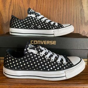 Like New Converse Black & silver dot Sz 7 Women’s